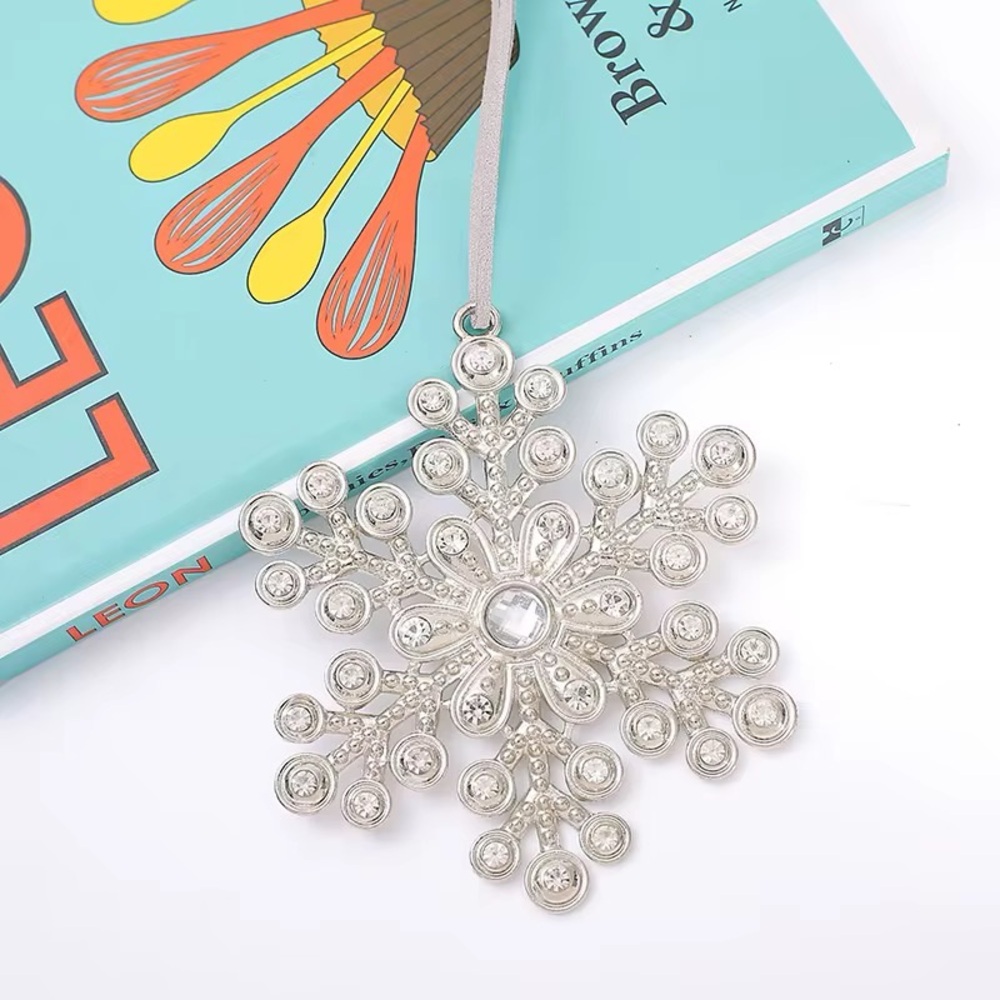Elegant Silver Snowflake Ornament
